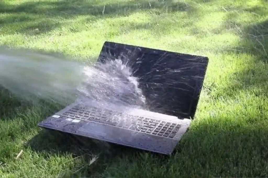 kebiasaan yang merusak laptop